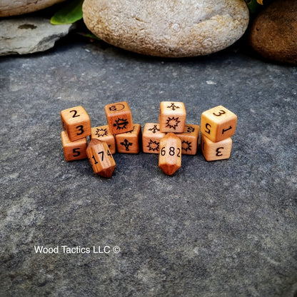 Maple and Cherry hardwood Blood Bowl Block dice set with Skull, Both Down, Push, Defender Stumbles and Attacker Down Symbols. Include one D8, two D6 and 3 Block Dice.